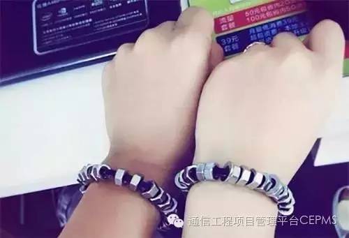 通信工程师的浪漫，螺丝和扎带做的手链...